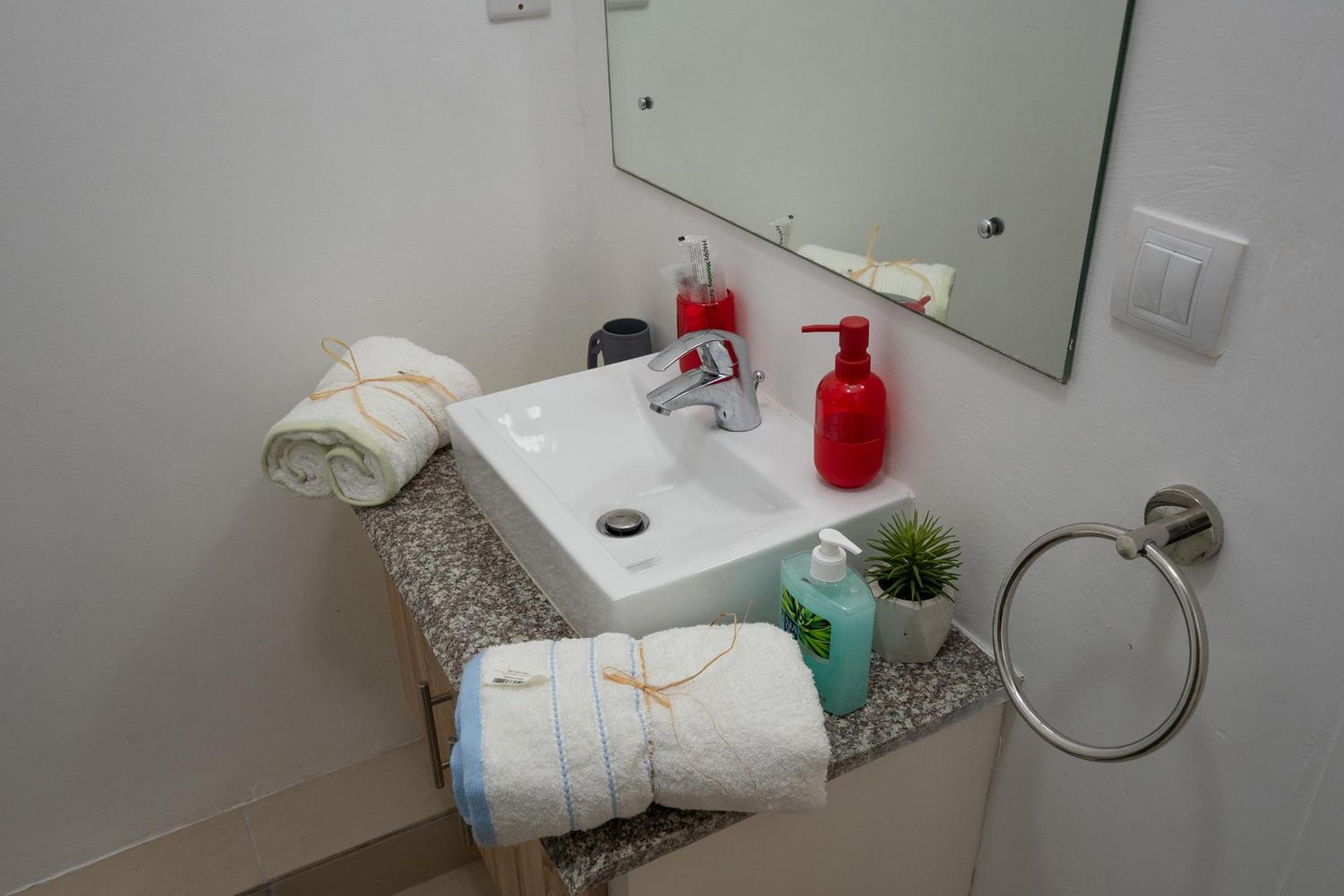 Luxury Beachfront Duplex, Coin De Mire View / 3Bed Кап Малюро Екстериор снимка