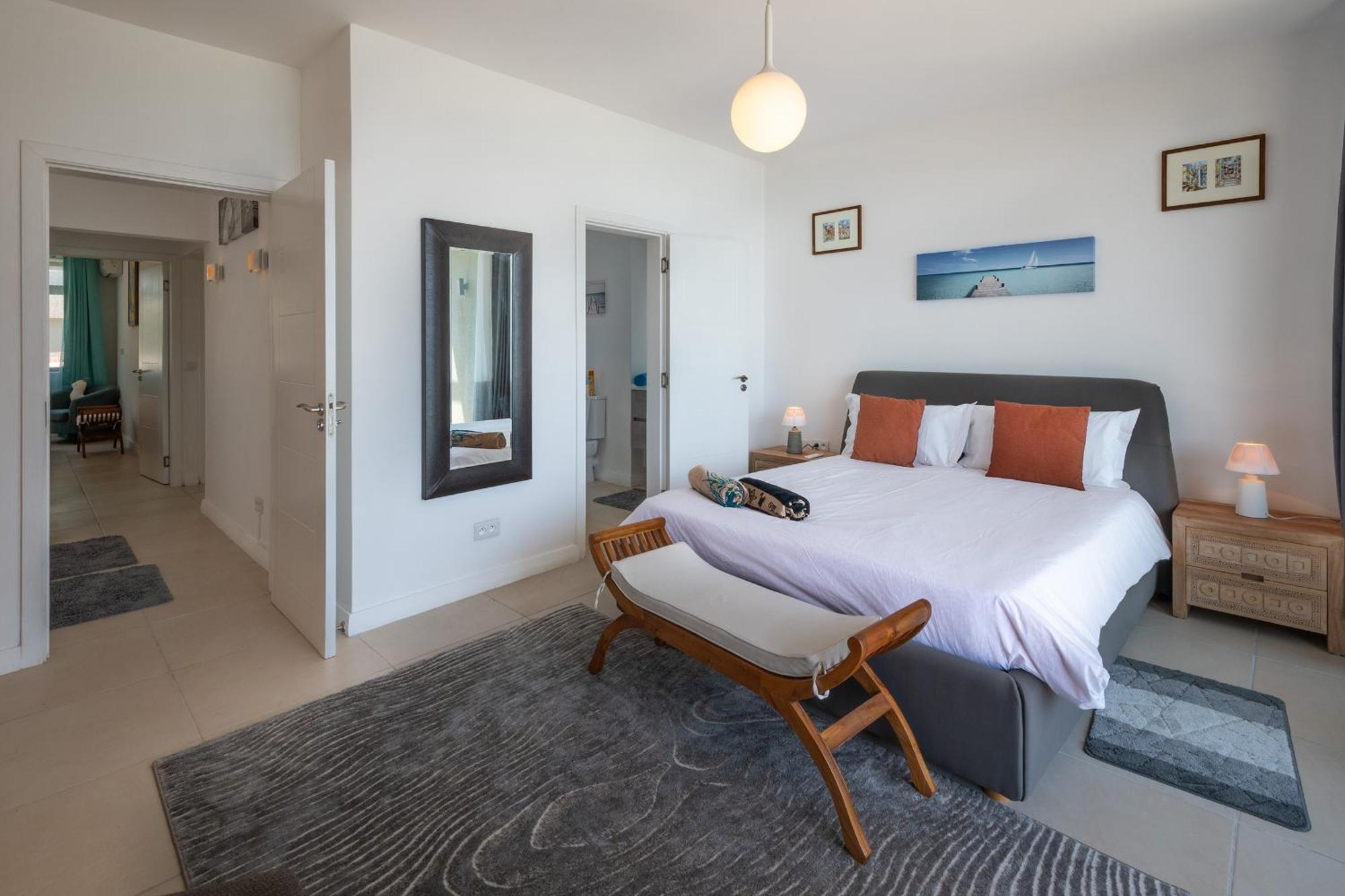 Luxury Beachfront Duplex, Coin De Mire View / 3Bed Кап Малюро Екстериор снимка